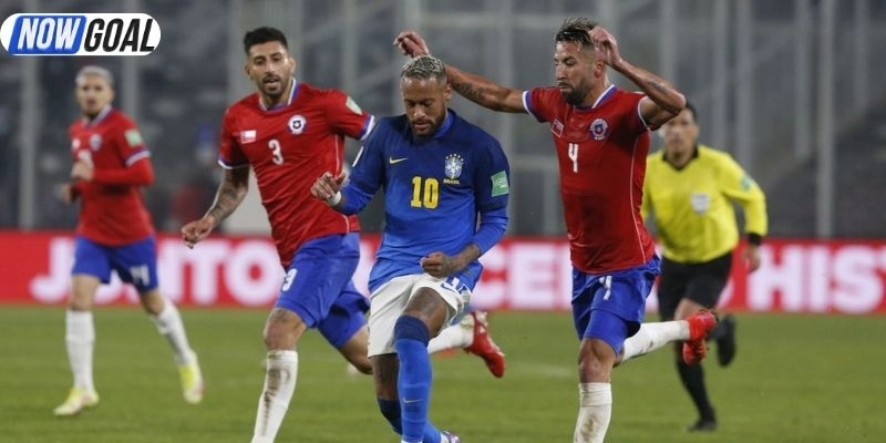 Đội hình ra sân và cách vận hành chiến thuật của hai đội